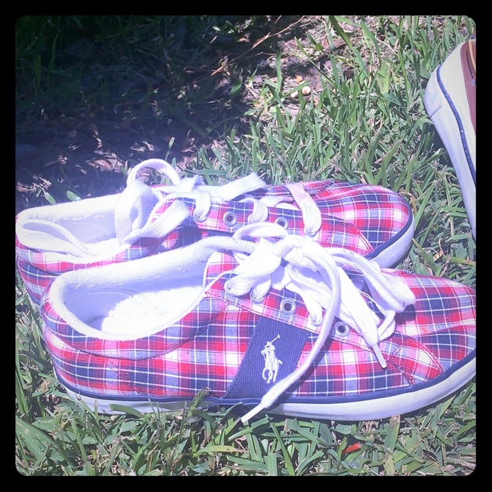 Polos red blue and white